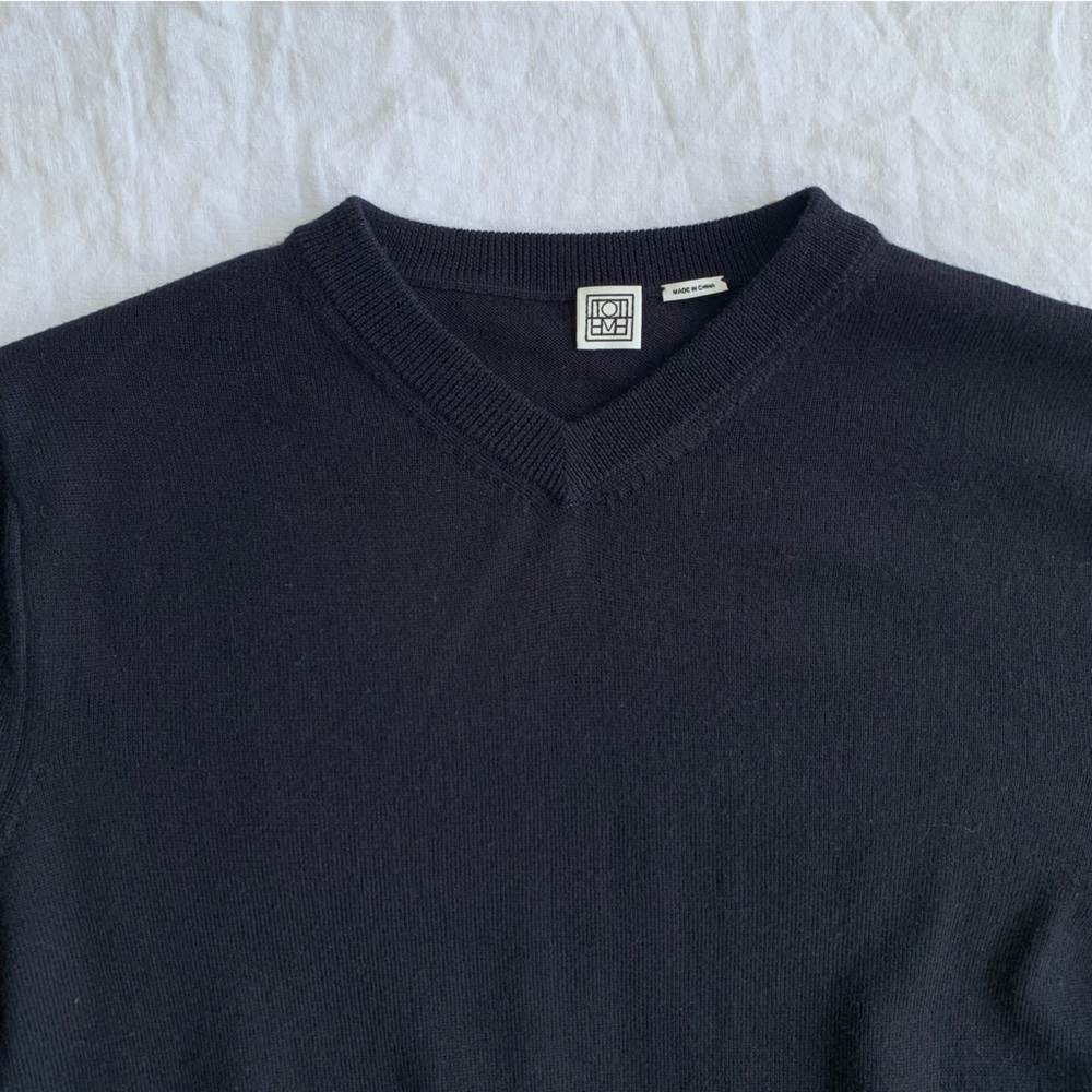 Toteme Two Tone High V Neck Knit Wool Silk Cuff Sweater Navy Blue - Picture 9 of 16